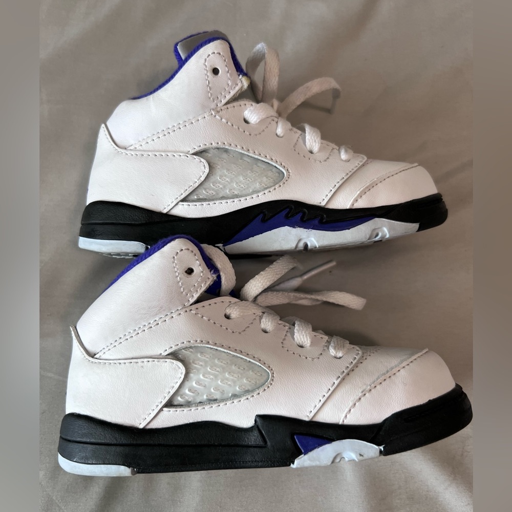 JORDAN 5 retro dark concord (TD) like new. 8c